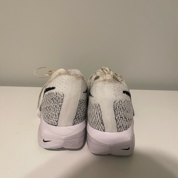 Nike Vaporfly 3’s - Picture 4 of 6